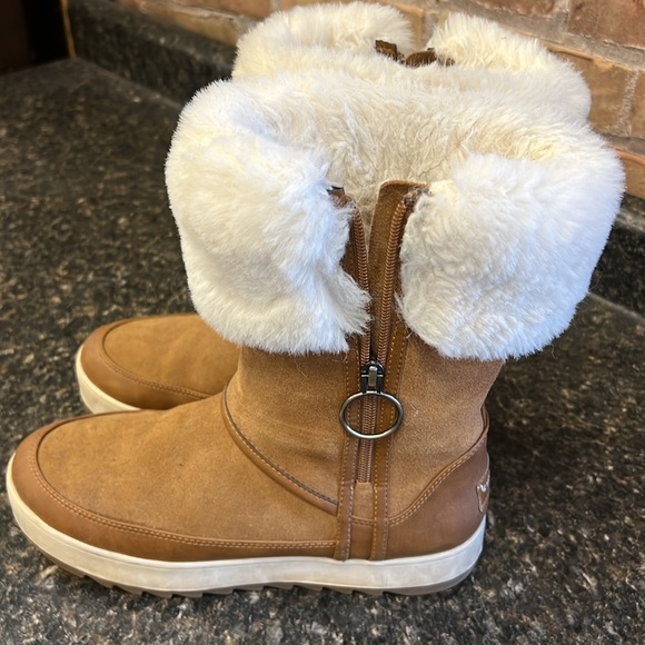 NWOT - Koolaburra by UGG - Picture 2 of 5